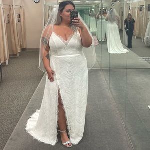 Leaf Pattern Lace A-Line Plus Size Wedding Dress